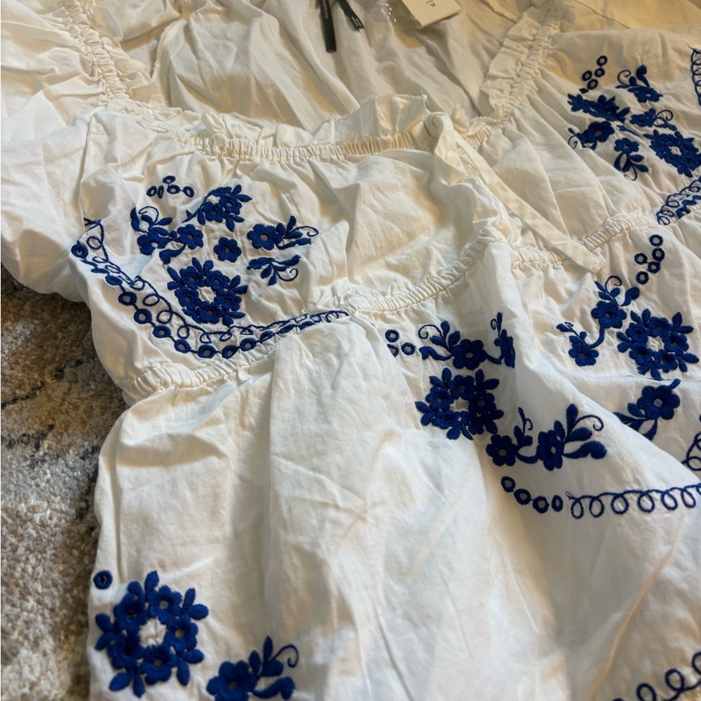 White with blue embroidered top from anthropology size medium brand new - Picture 2 of 3